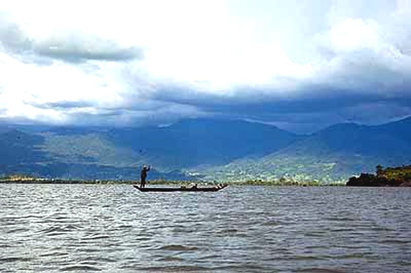 Hồ Lăk